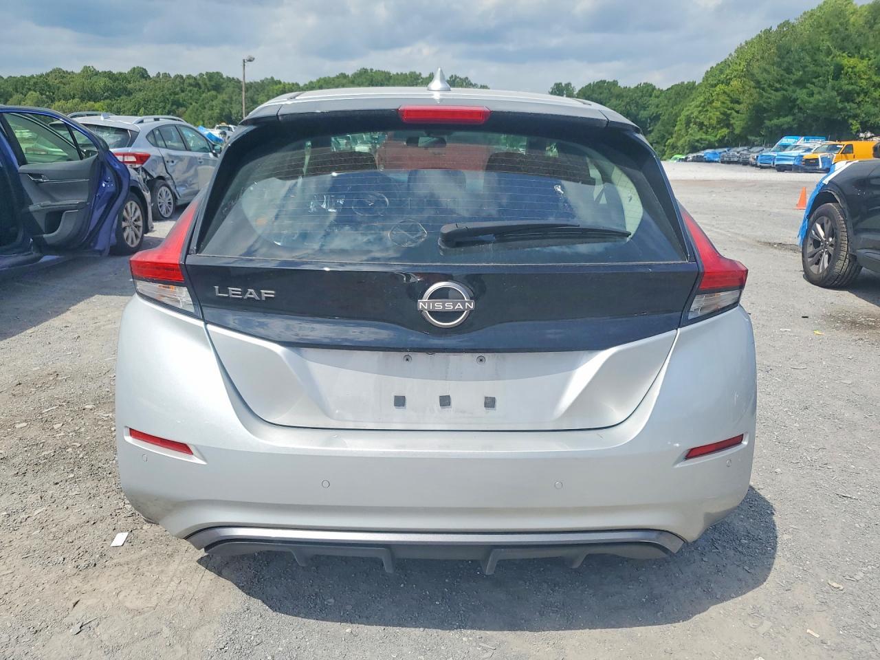 2023 Nissan Leaf S - Image 6