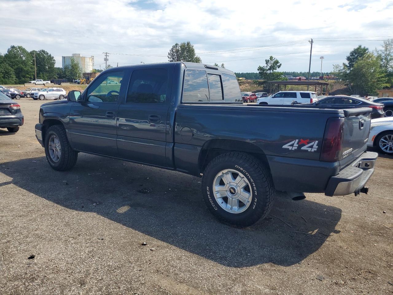 2005 Chevrolet Silverado K1500 - Фото 2