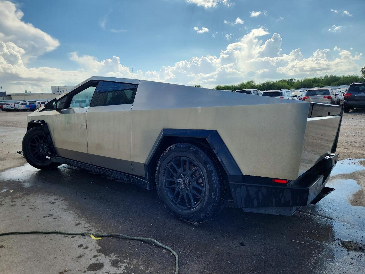 2026 Tesla Cybertruck - Image 2