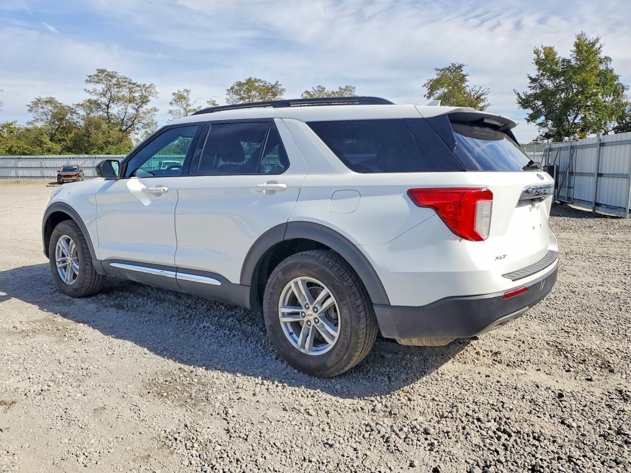 2020 Ford Explorer Xlt - Image 2