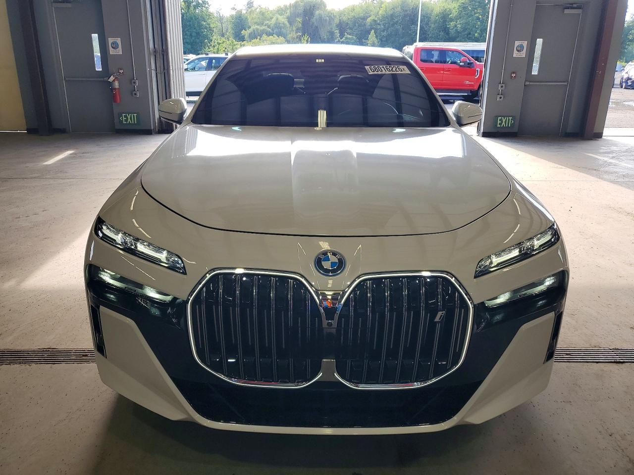 2023 BMW I7 xDrive60 - Фото 5