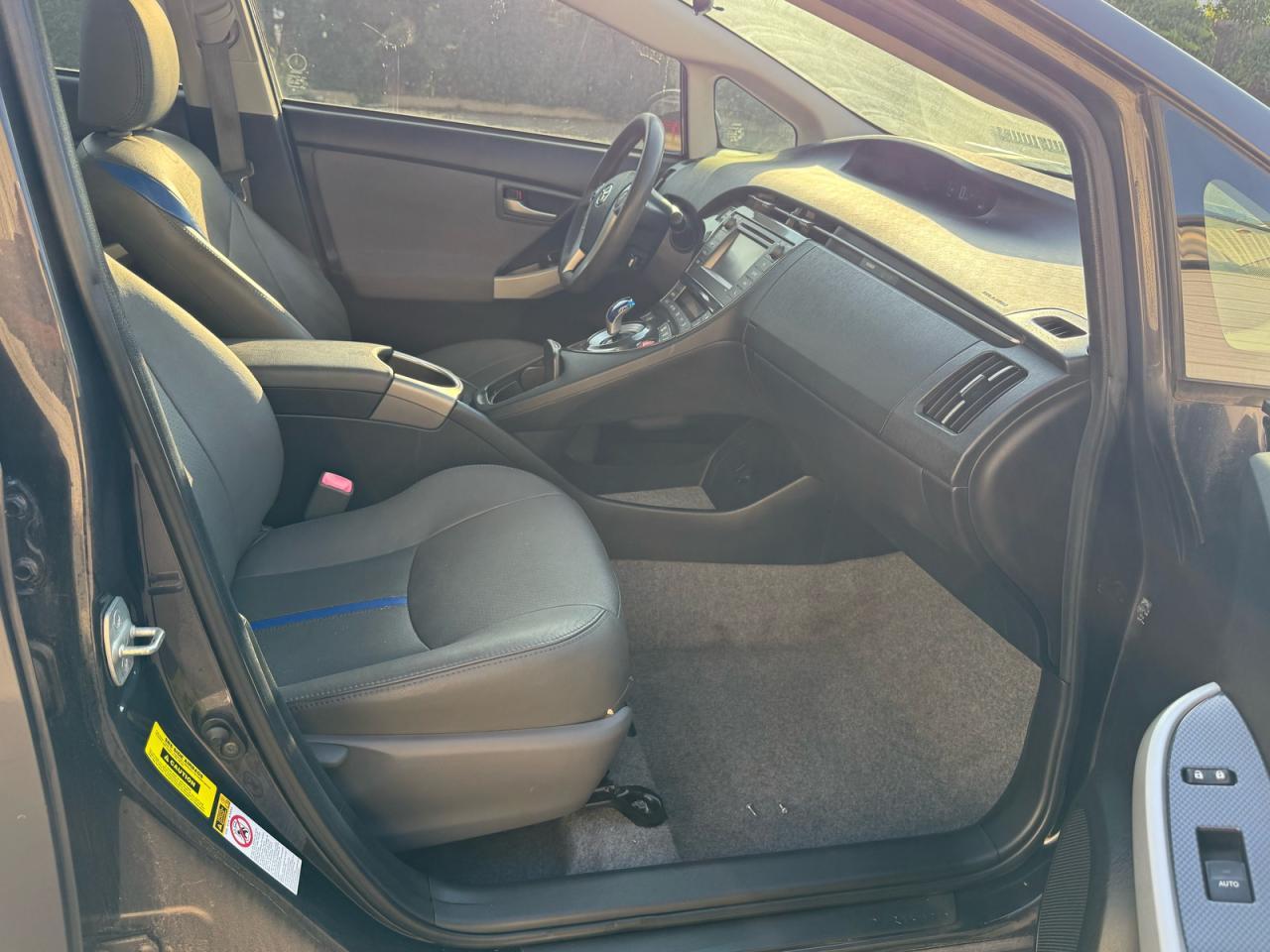 2012 Toyota Prius Two - Фото 5