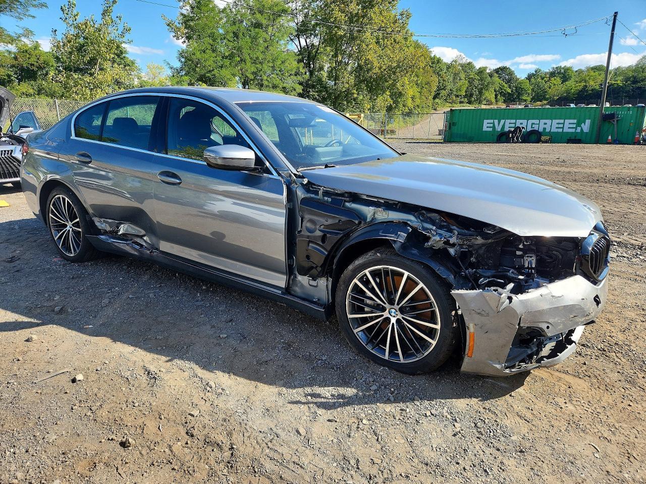2023 BMW 540 Xi - Image 4