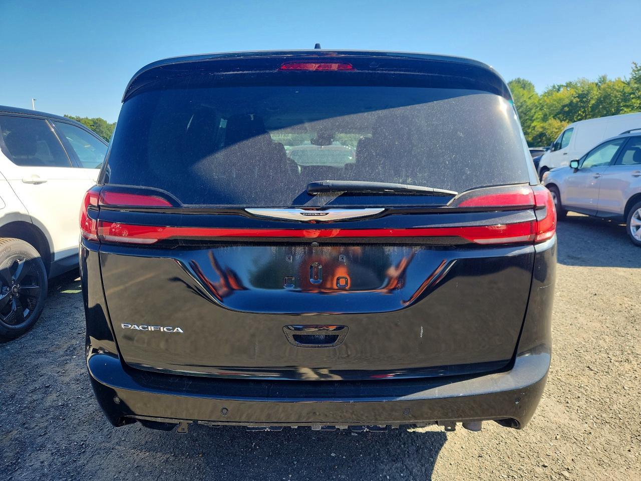 2023 Chrysler Pacifica Touring L - Image 6