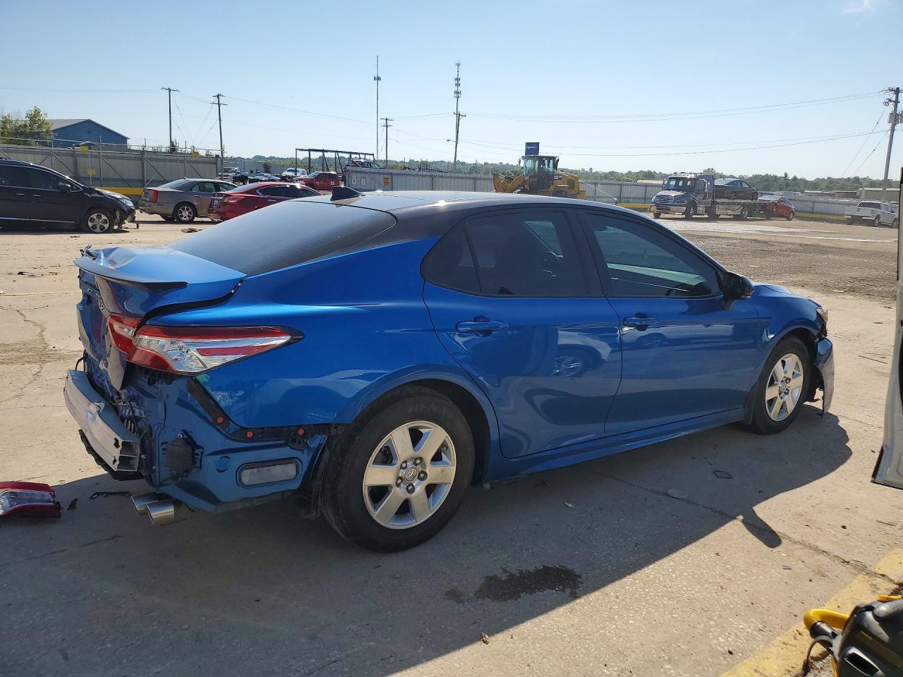 2020 Toyota Camry Xse - Фото 3