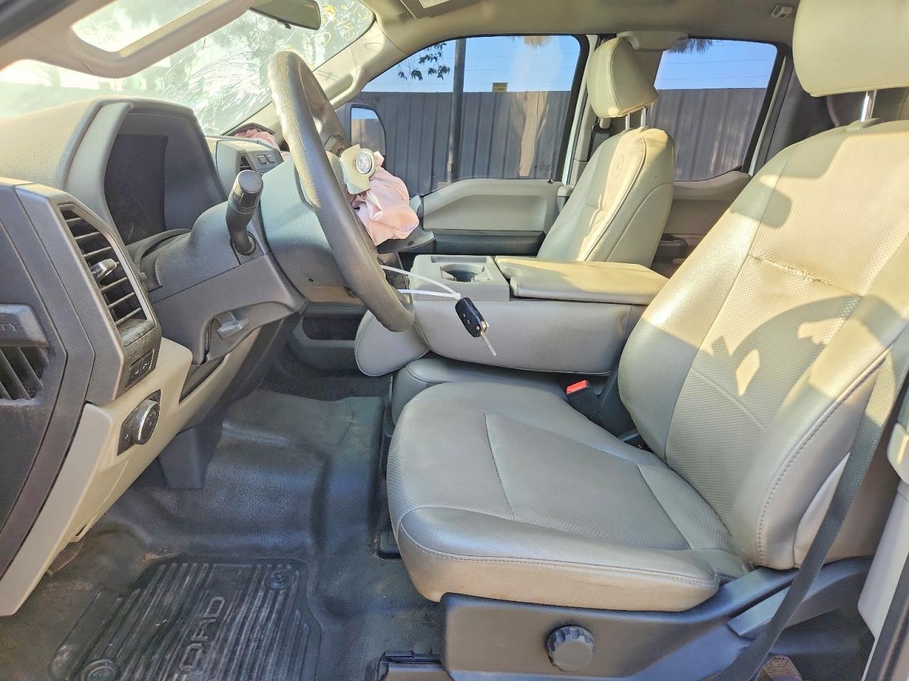2022 Ford F350 Super Duty - Image 7