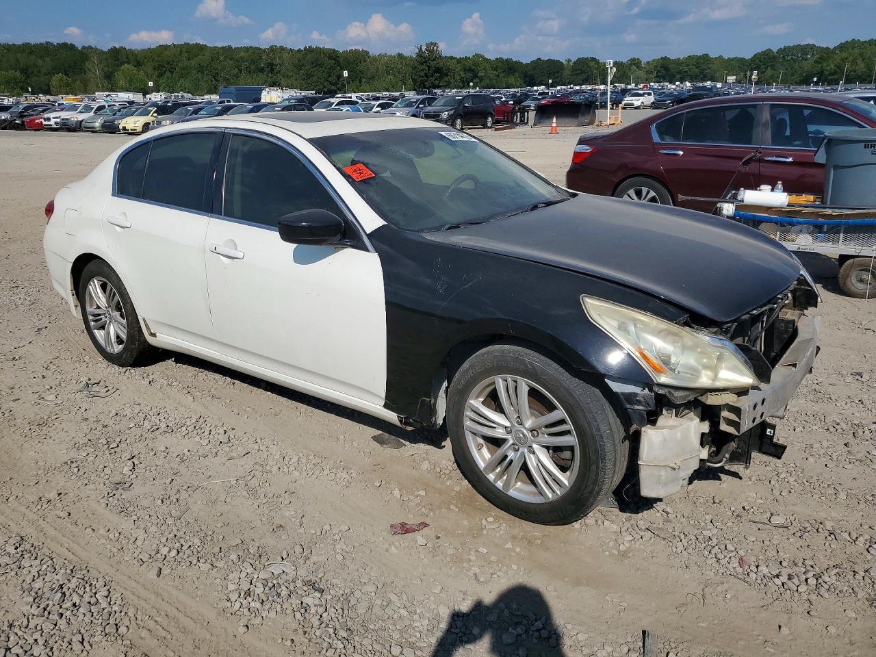 2011 Infiniti G37 Sedan Journey - Image 4