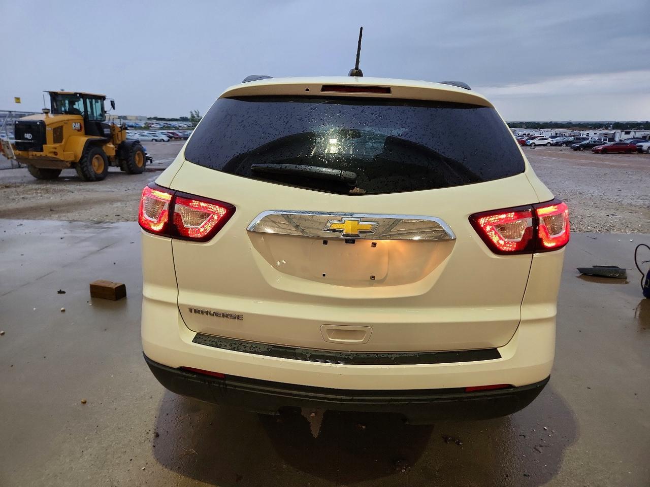 2017 Chevrolet Traverse Ls - Фото 6