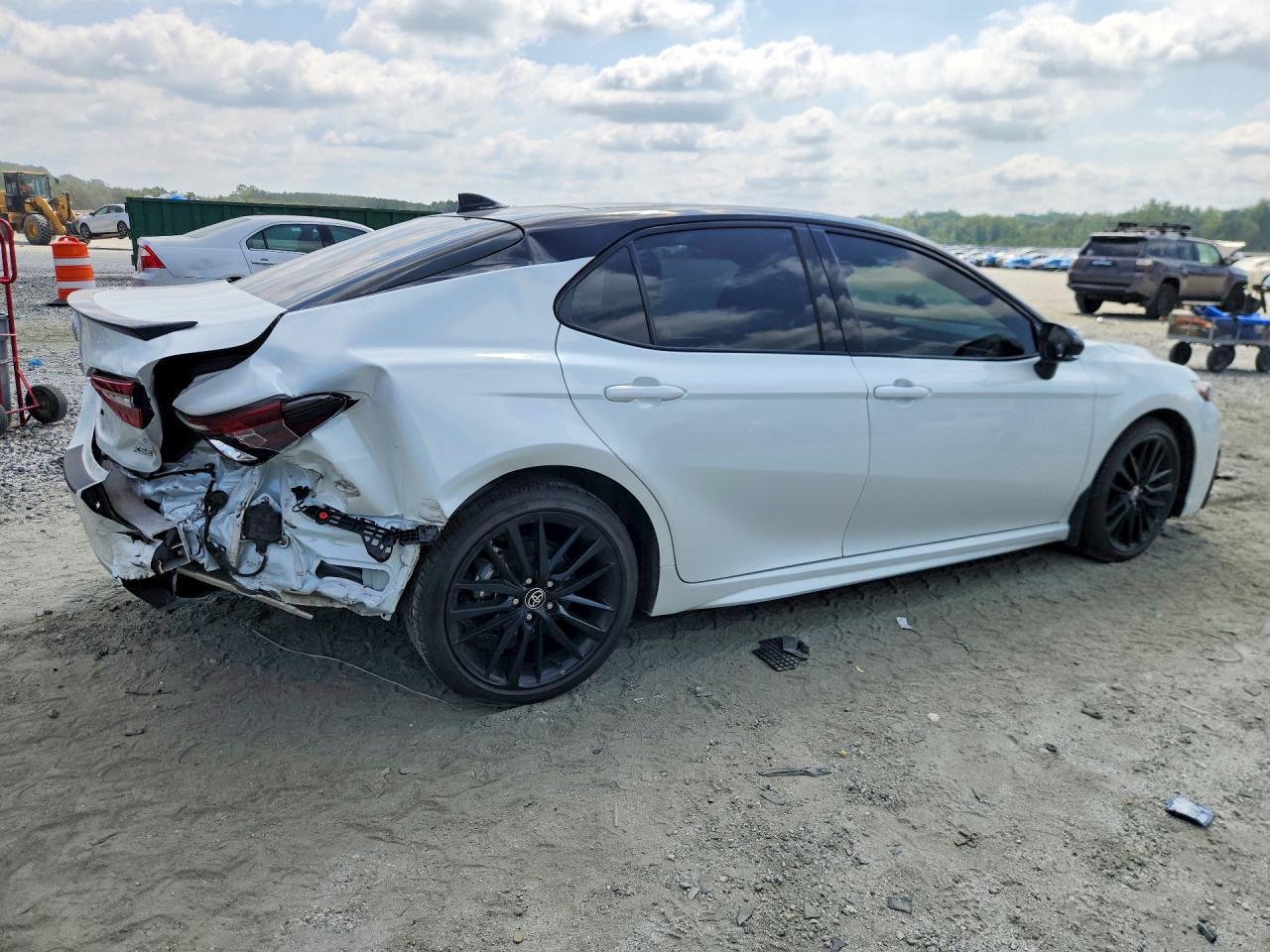 2024 Toyota Camry Xse V6 - Фото 3