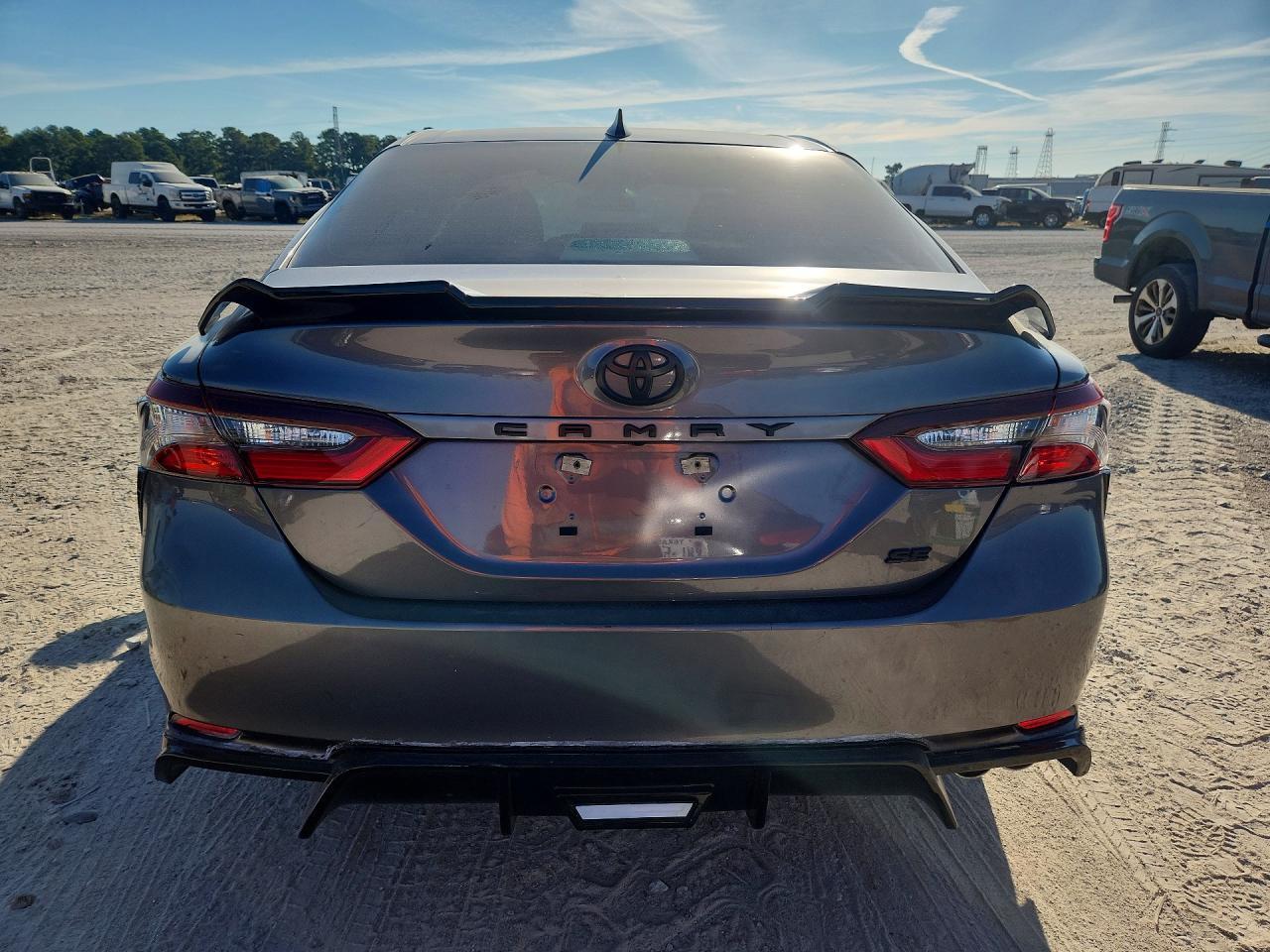 2023 Toyota Camry Se - Фото 6
