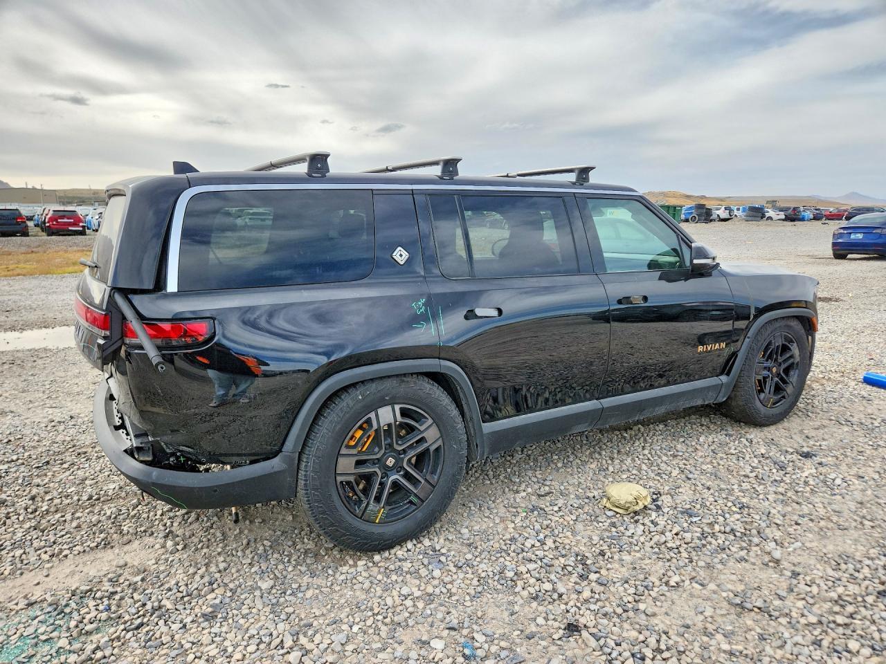 2023 Rivian R1S Adventure - Фото 3