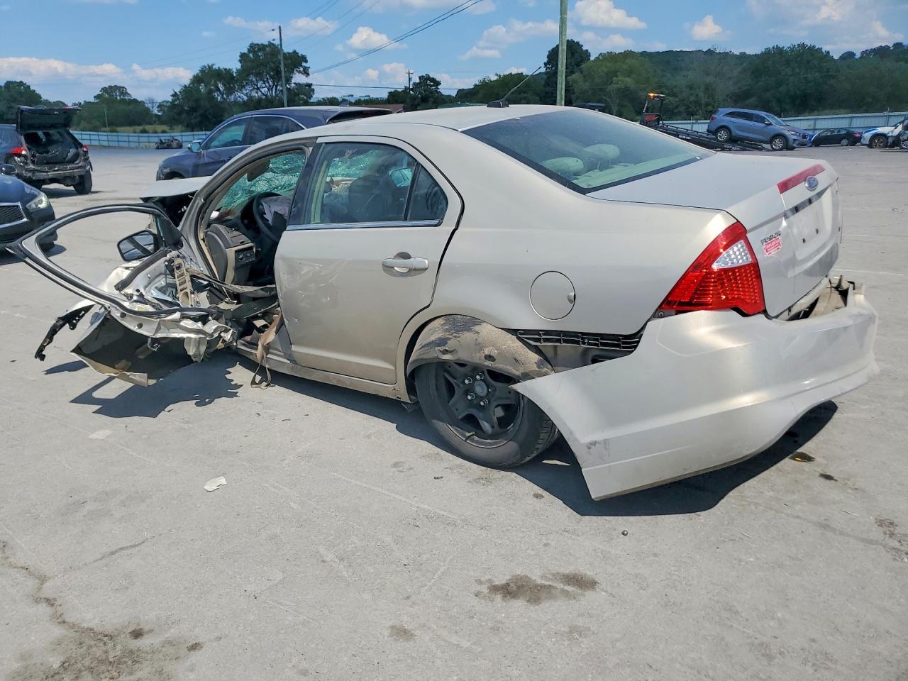 2010 Ford Fusion Se - Image 2