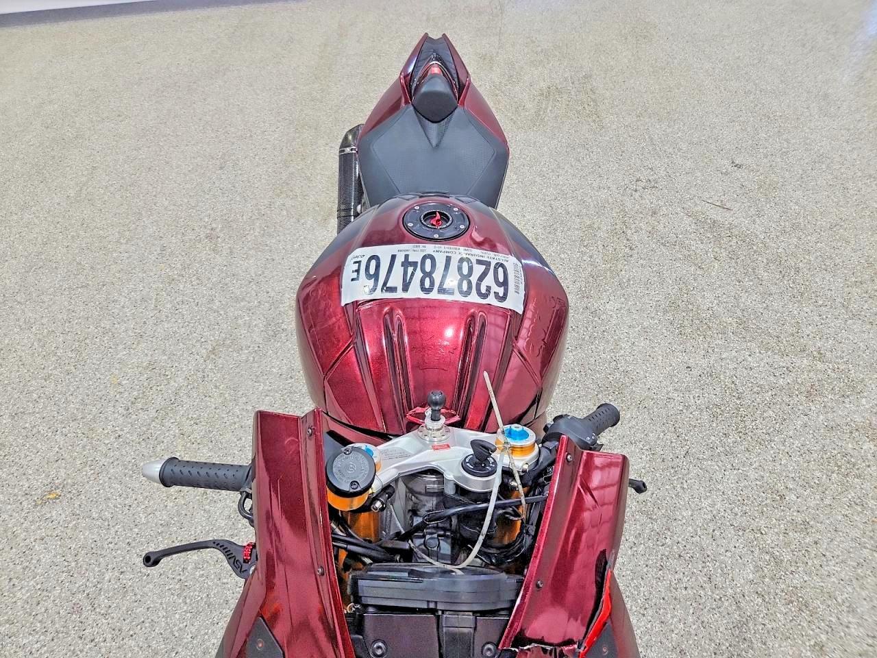 2016 Aprilia Rsv4 Rf - Image 5