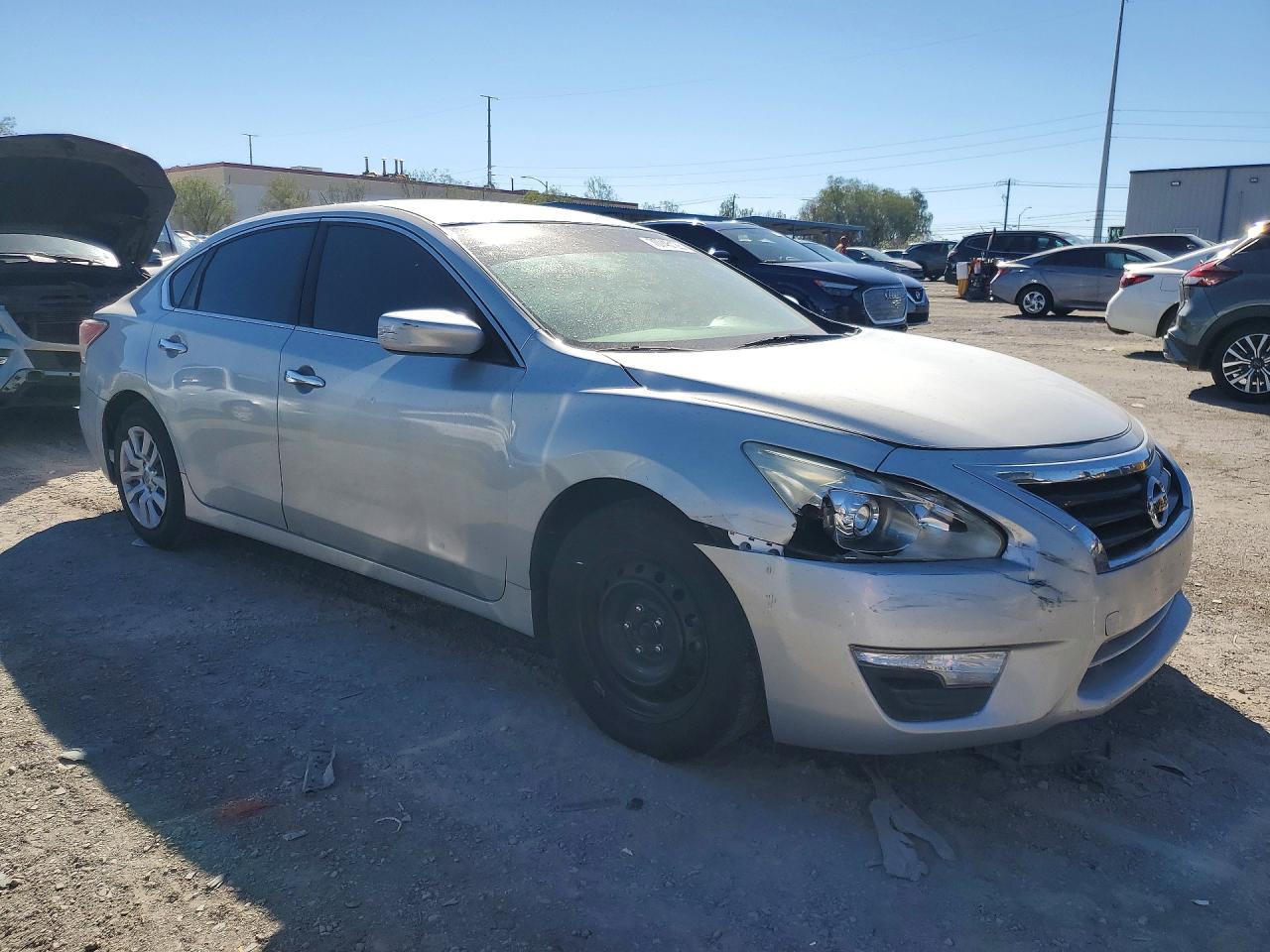 2015 Nissan Altima 2.5 S - Фото 4