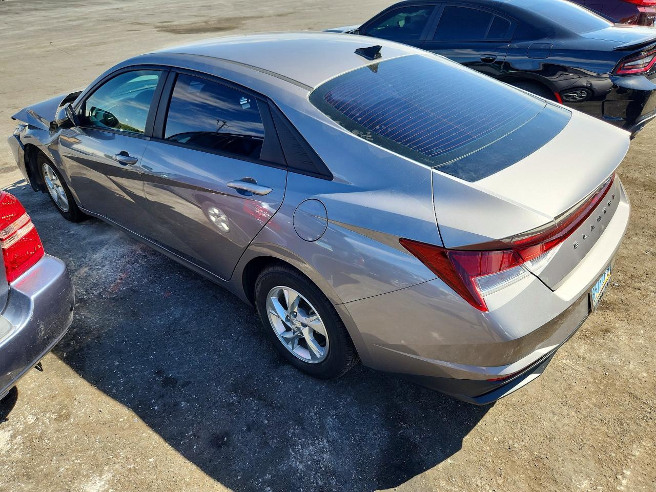 2023 Hyundai Elantra Se - Image 2