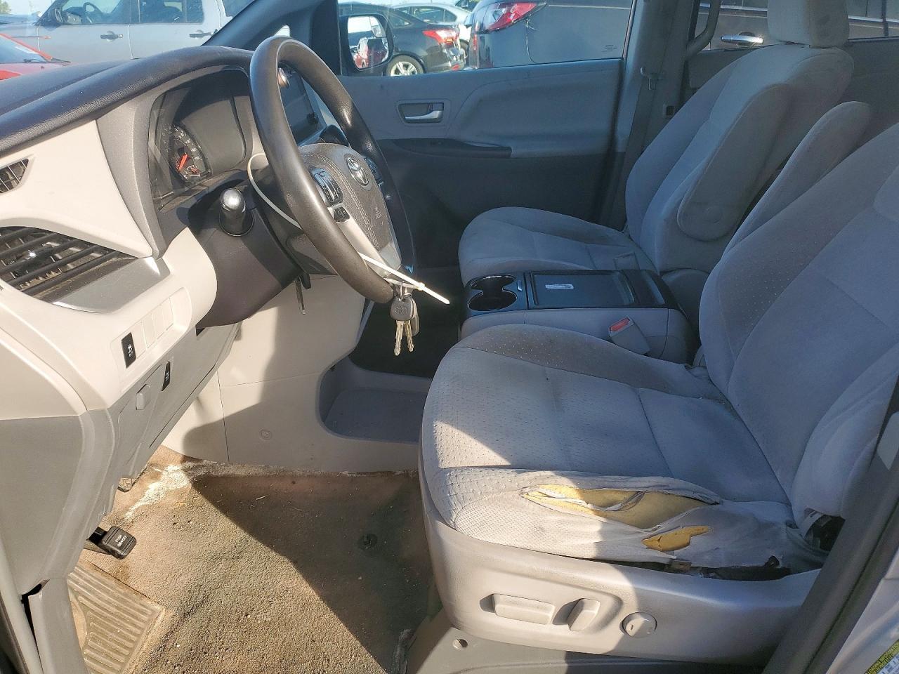 2015 Toyota Sienna Le - Фото 7