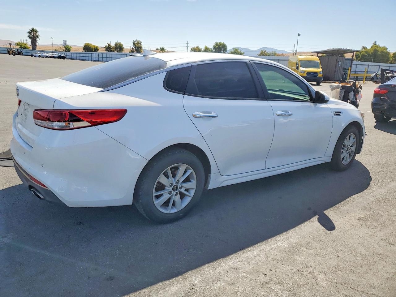 2018 Kia Optima Lx - Фото 3