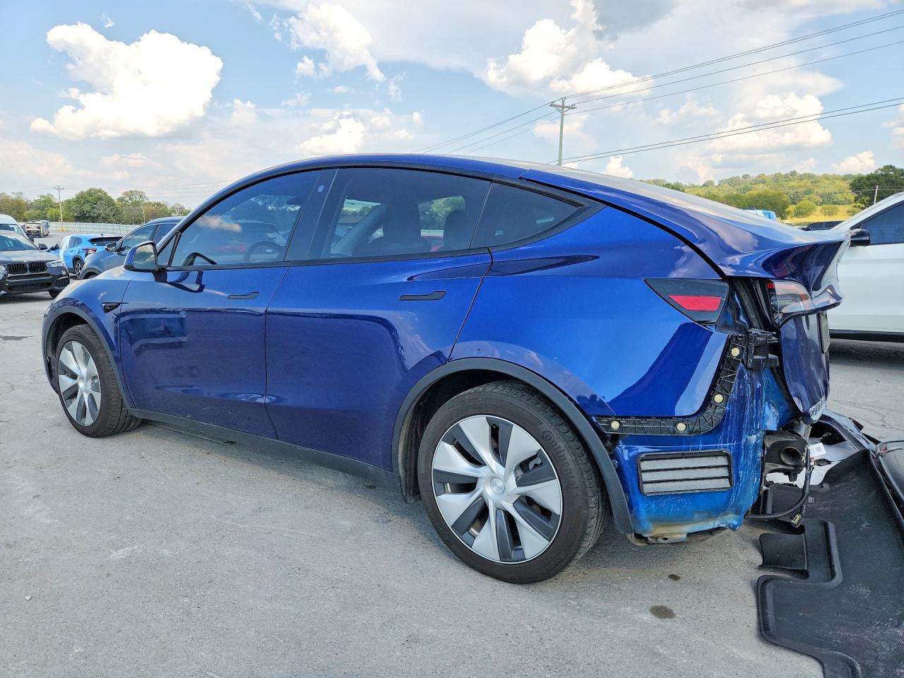 2023 Tesla Model Y - Image 2
