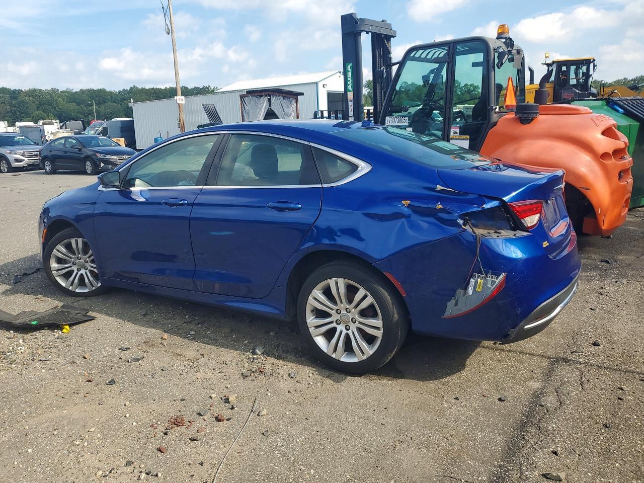 2015 Chrysler 200 Limited - Image 2