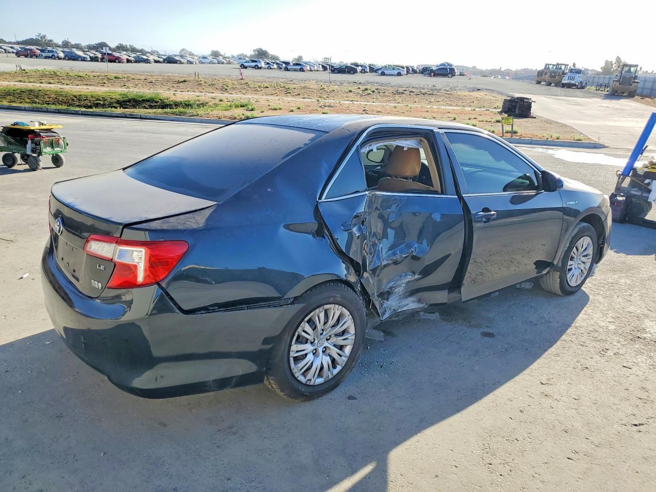 2013 Toyota Camry Hybrid Le - Фото 3