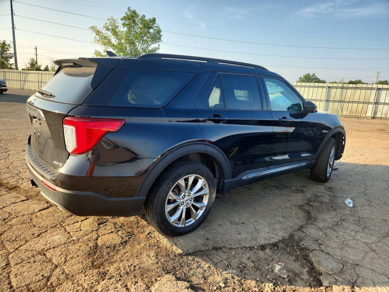2023 Ford Explorer Xlt - Фото 3