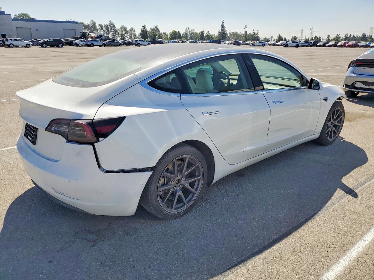 2020 Tesla Model 3 - Фото 3