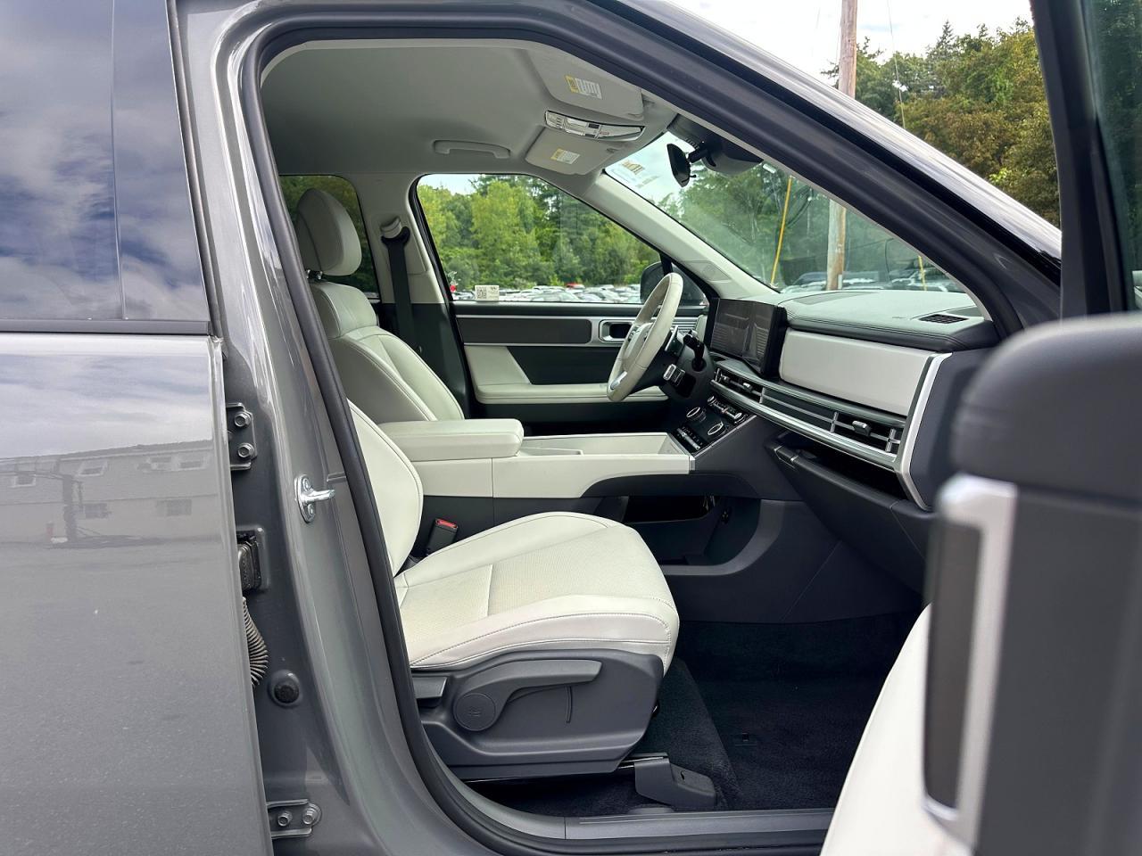 2025 Hyundai Santa Fe Sel - Image 6