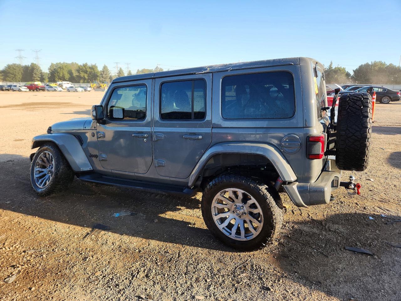 2022 Jeep Wrangler Unlimited Sahara - Фото 2