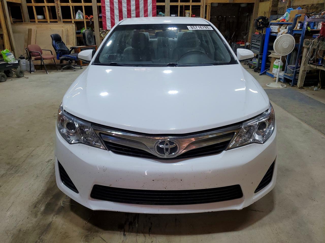 2014 Toyota Camry Le - Image 5