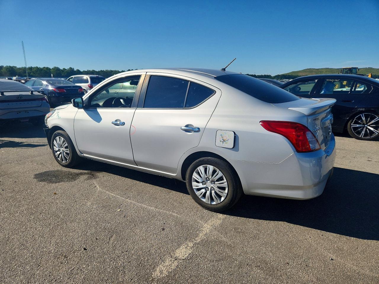 2019 Nissan Versa Sv - Фото 2