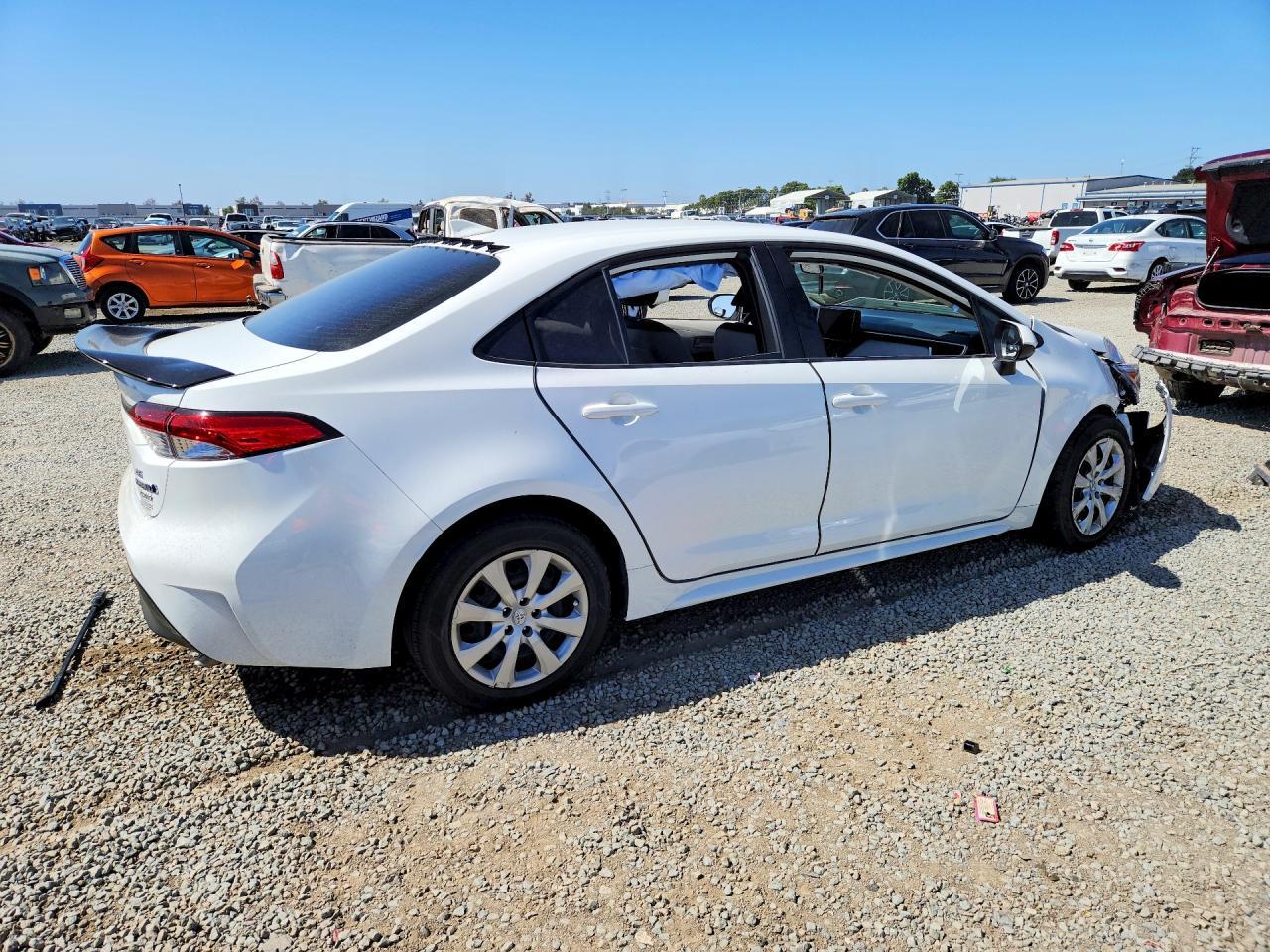 2024 Toyota Corolla Hybrid Le - Image 3