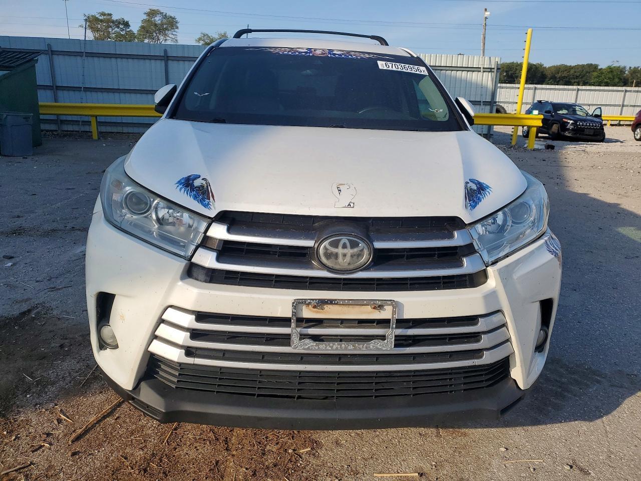2017 Toyota Highlander Le Plus - Фото 5