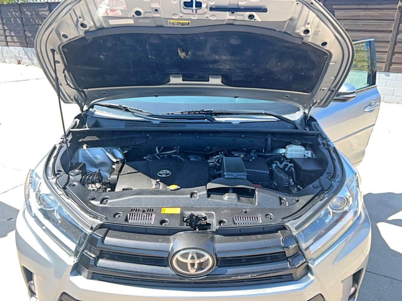2017 Toyota Highlander Se - Image 7