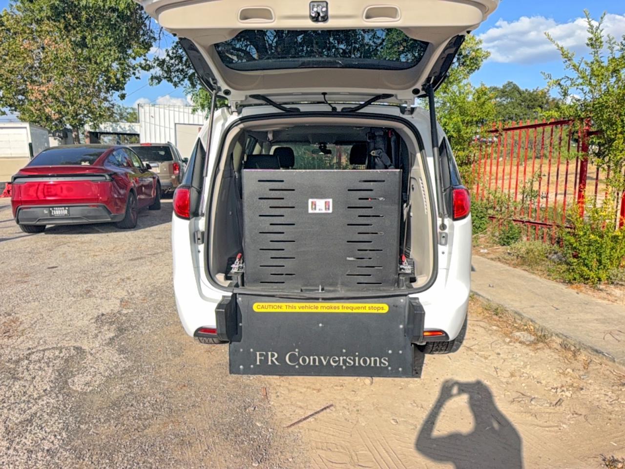 2022 Chrysler Voyager Lx - Image 7