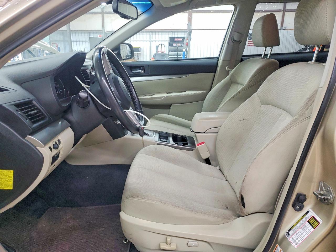 2010 Subaru Outback 2.5I Premium - Фото 7