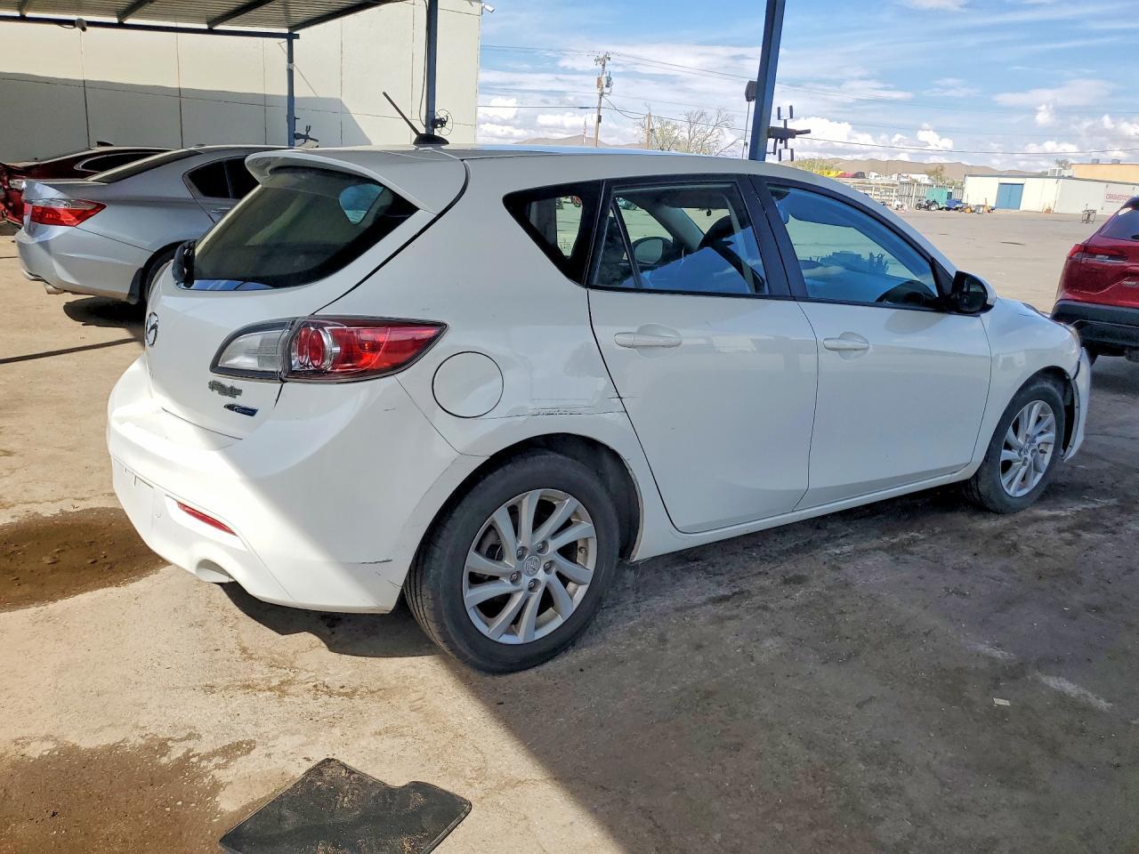 2012 Mazda 3 I - Image 3