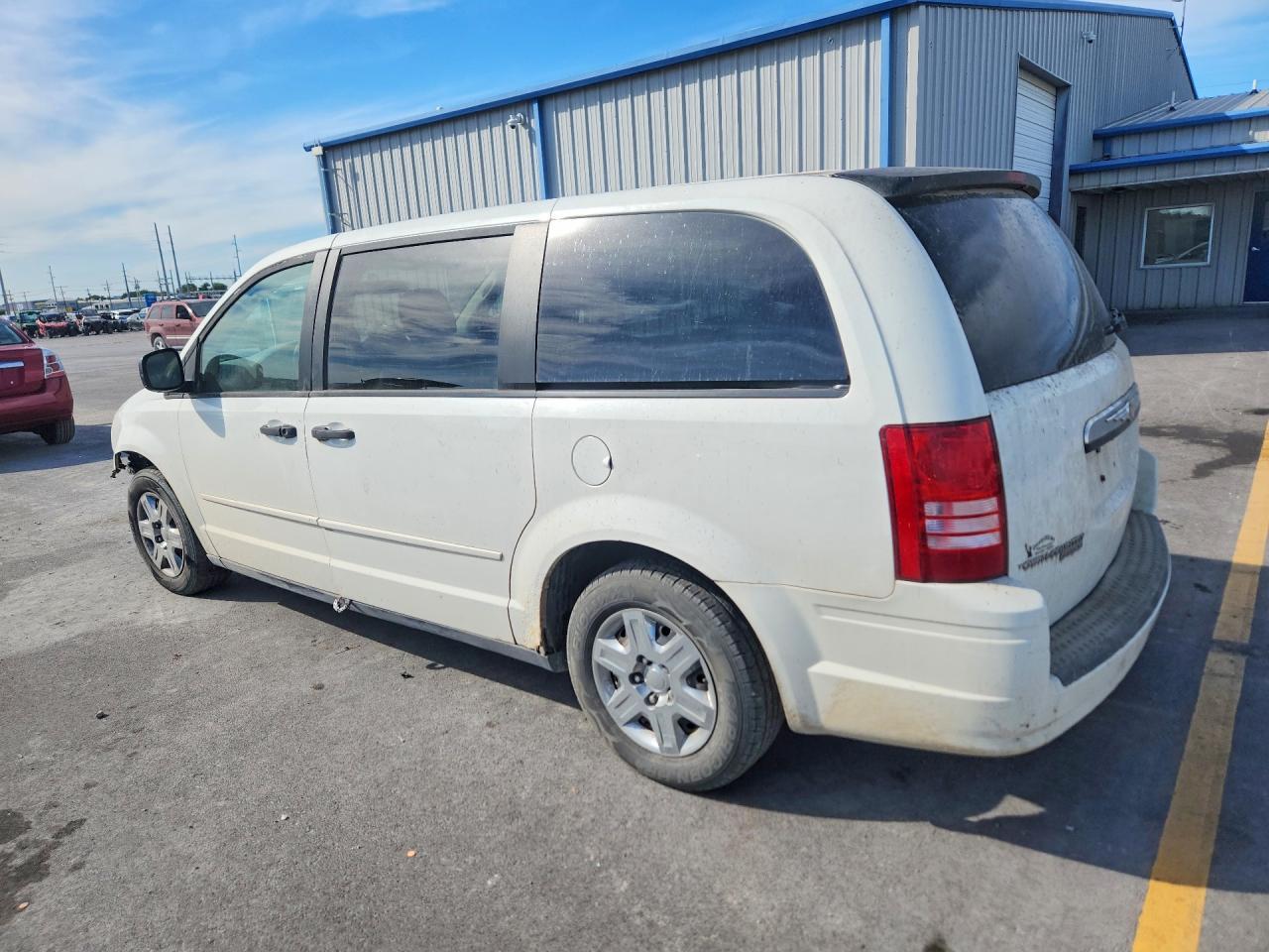 2008 Chrysler Town & Country Lx - Image 2