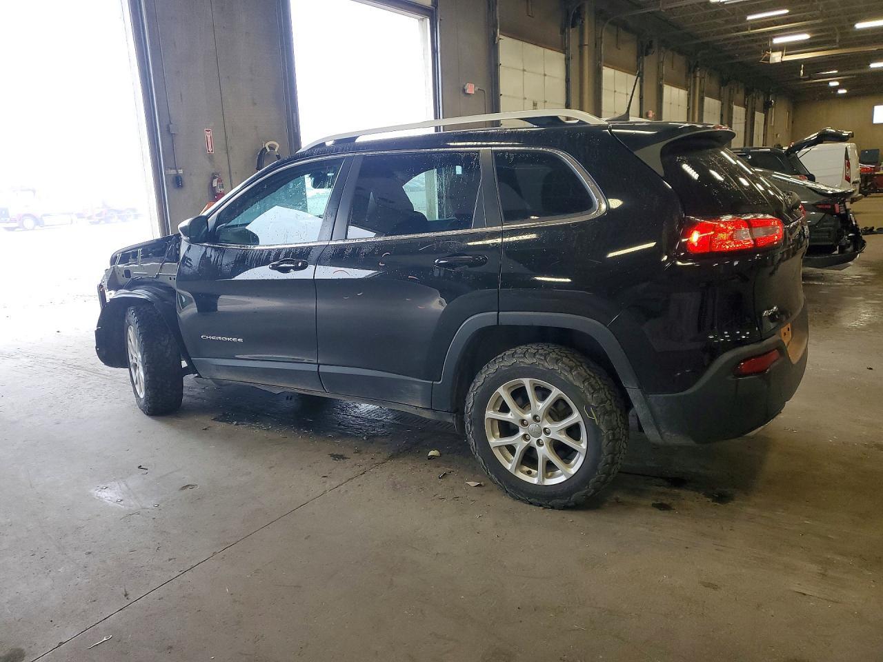 2017 Jeep Cherokee Latitude - Image 2