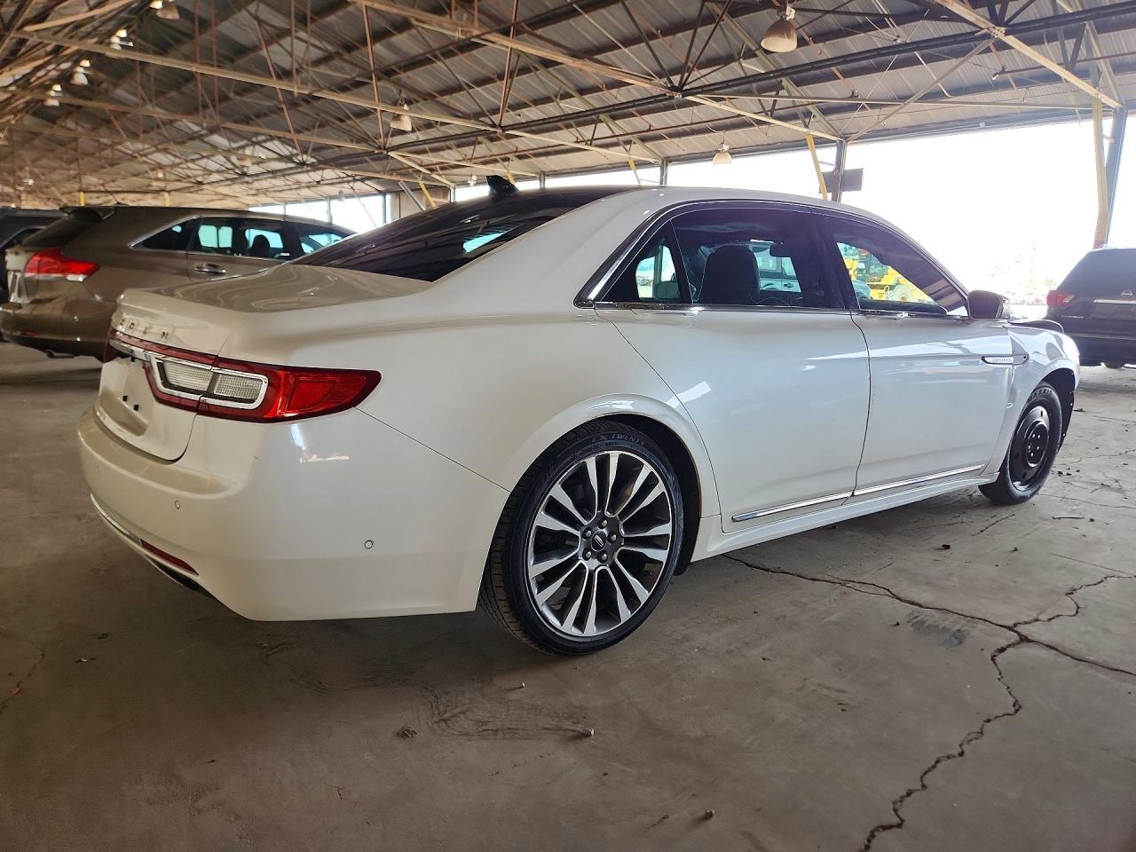 2018 Lincoln Continental Reserve - Фото 3