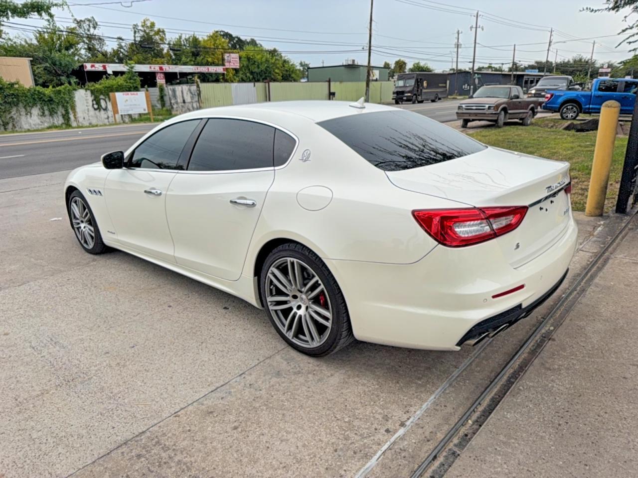 2017 Maserati Quattroporte S - Фото 3