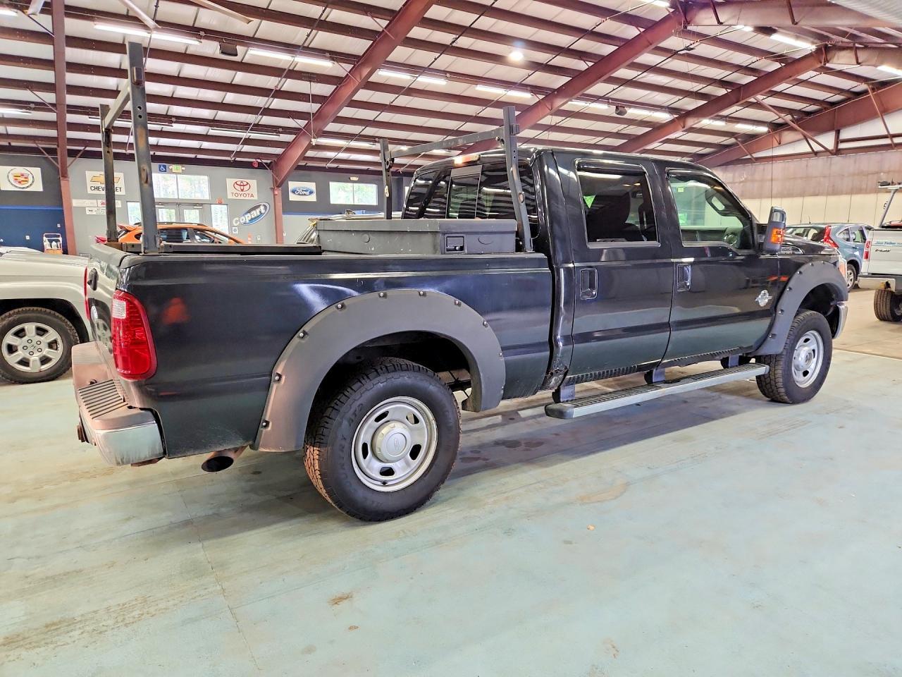 2011 Ford F250 Super Duty - Фото 3