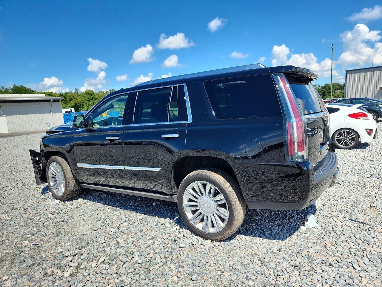 2020 Cadillac Escalade Platinum - Фото 2