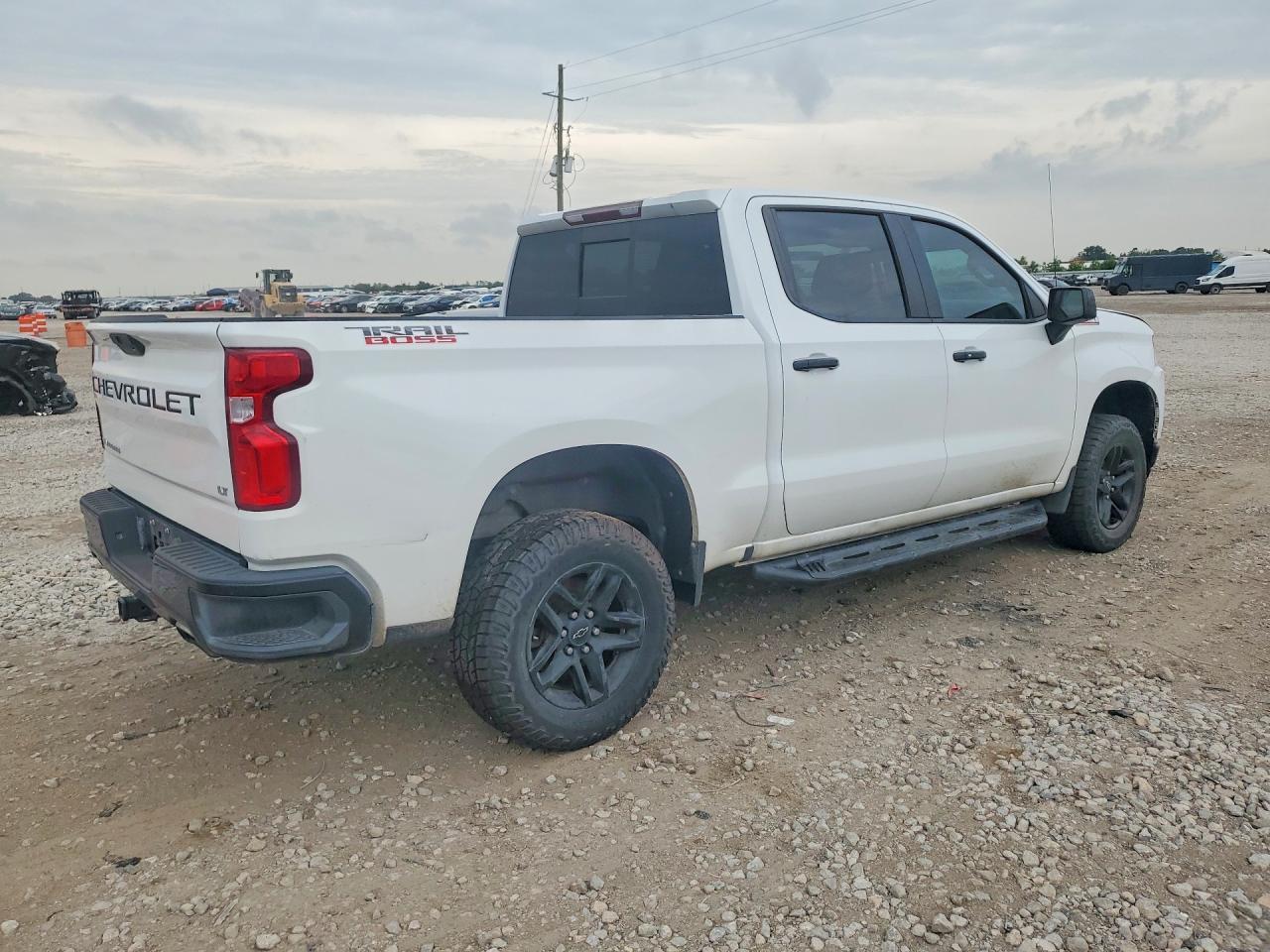 2020 Chevrolet Silverado K1500 Lt Trail Boss - Image 3