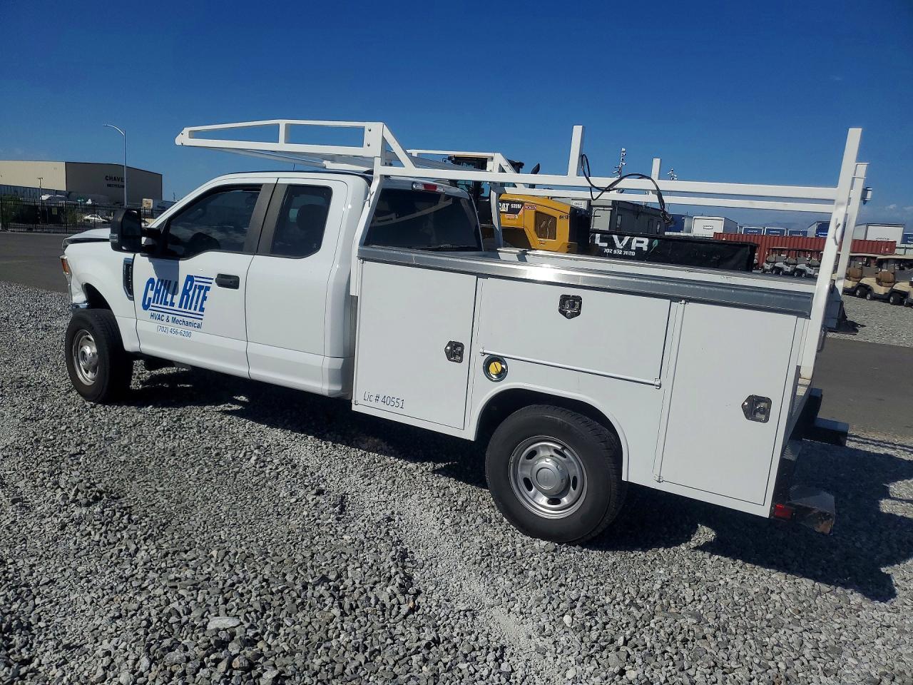 2022 Ford F250 Super Duty - Image 2