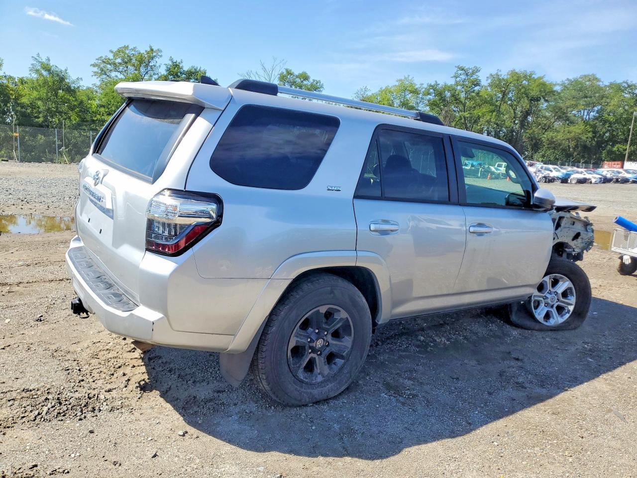2024 Toyota 4Runner Sr5 - Фото 3