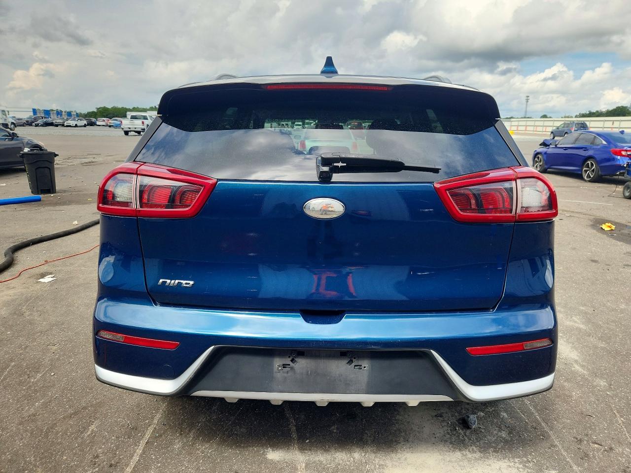 2017 Kia Niro Lx - Image 6