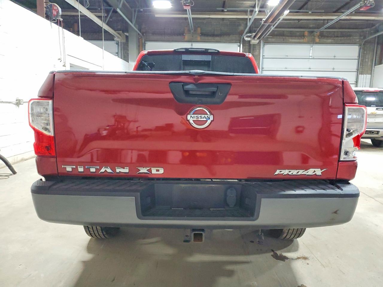 2017 Nissan Titan Xd Pro-4X - Фото 6