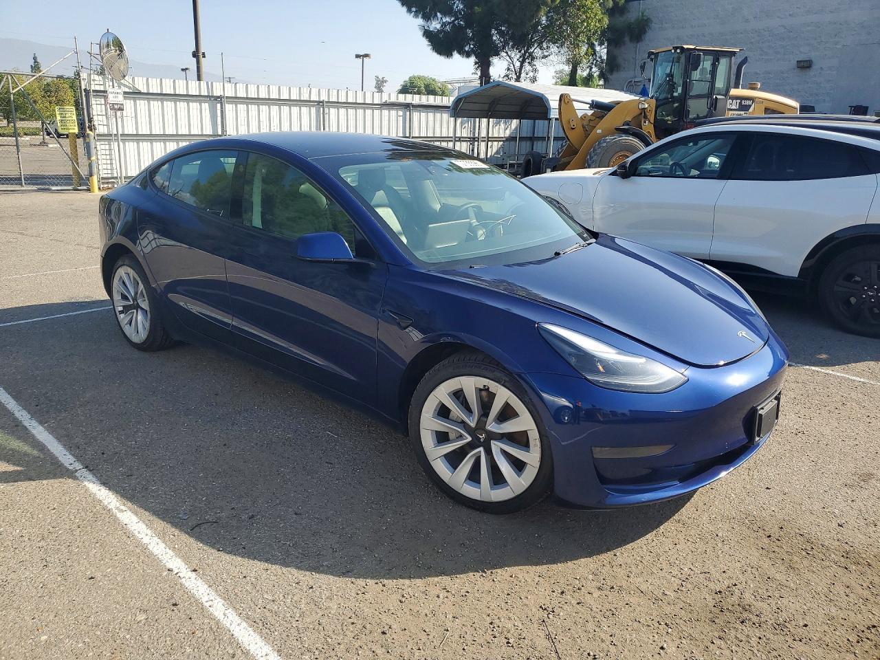 2022 Tesla Model 3 - Фото 4