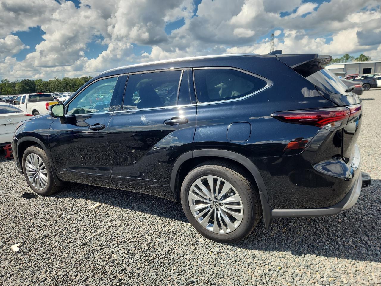 2026 Toyota Highlander Hybrid Platinum - Фото 2