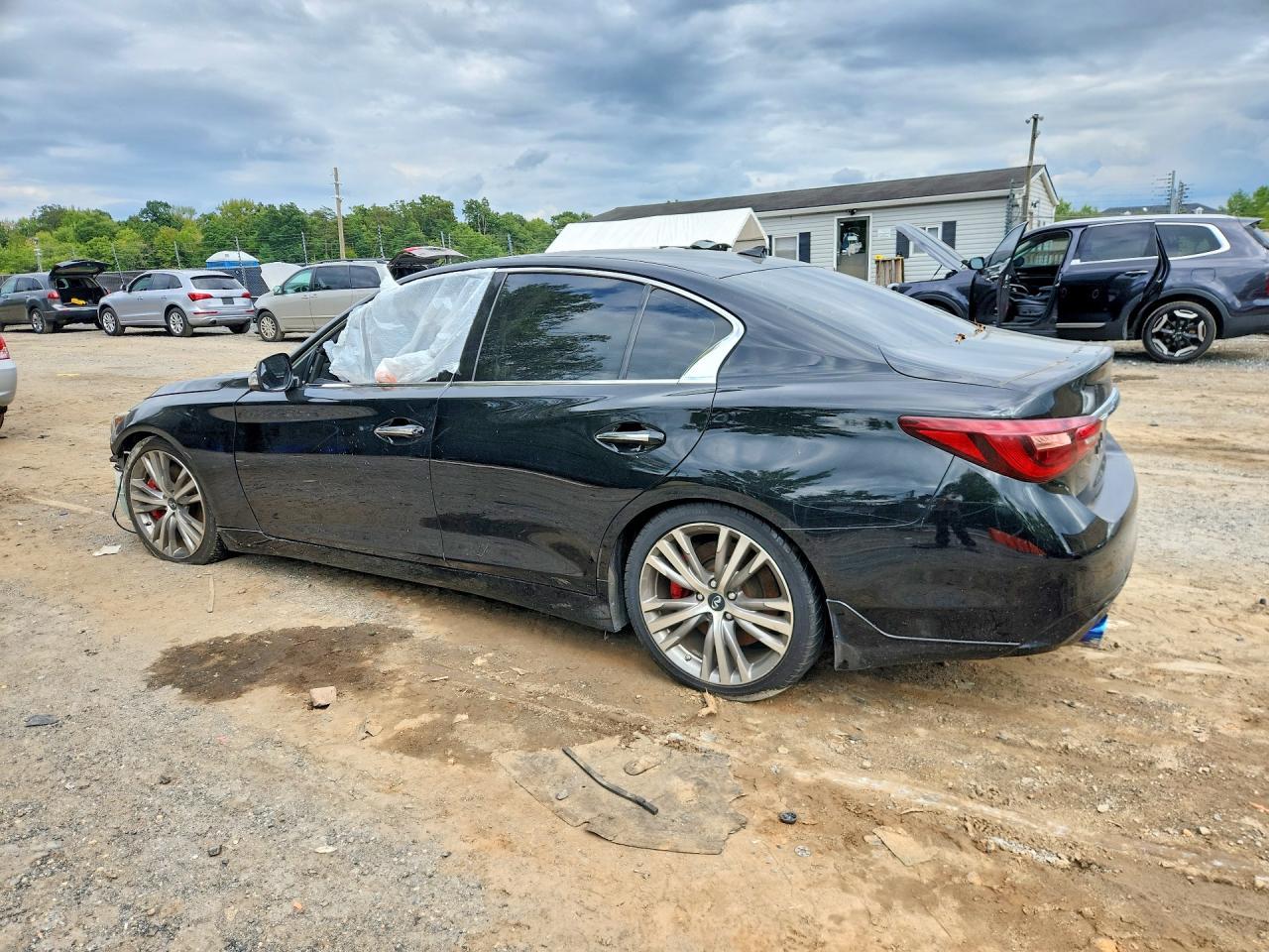 2018 Infiniti Q50 Luxe/Sport - Image 2